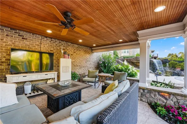 a view of a building with a yard balcony