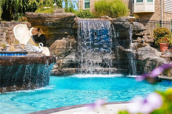 $1,150,000 | 222 Taylor Ridge Lane, Mars, PA 16046