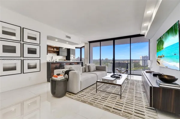 $5,800 | 20281 East Country Club Drive, Unit 1503, Aventura, FL 33180