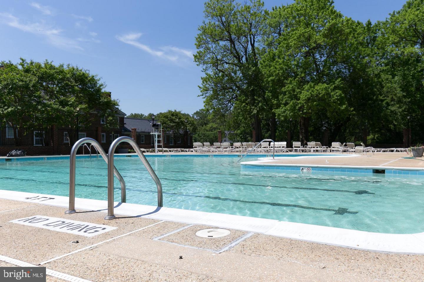 3880 Rodman Street Northwest, Unit C213 Washington, DC 20016 - Photo 11 of 32 a view of a garden