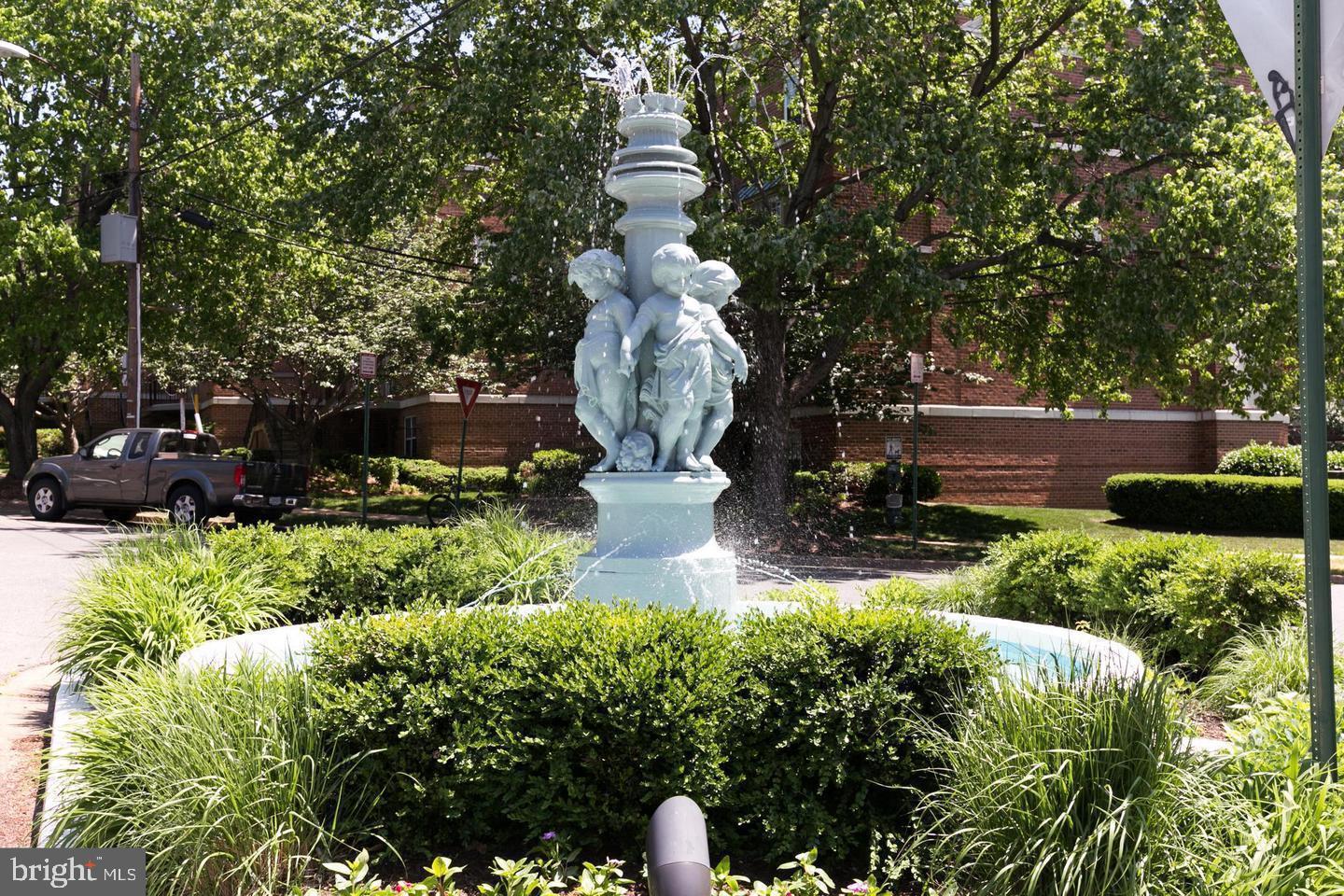 3880 Rodman Street Northwest, Unit C213 Washington, DC 20016 - Photo 2 of 32 a view of a garden