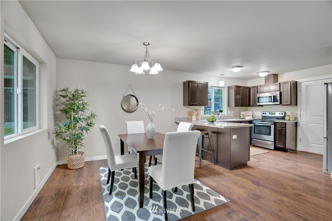 948 Southwest View Drive Port Orchard, WA 98367 - Photo 6 of 20 Gallery Image 6