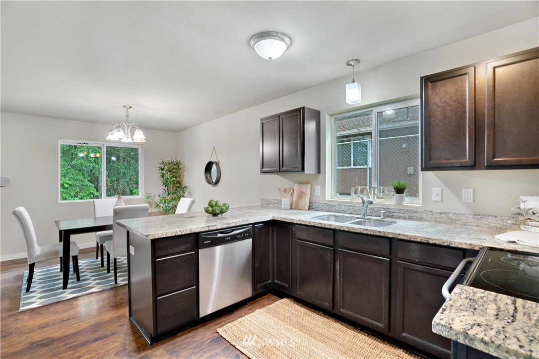 948 Southwest View Drive Port Orchard, WA 98367 - Photo 8 of 20 Gallery Image 8