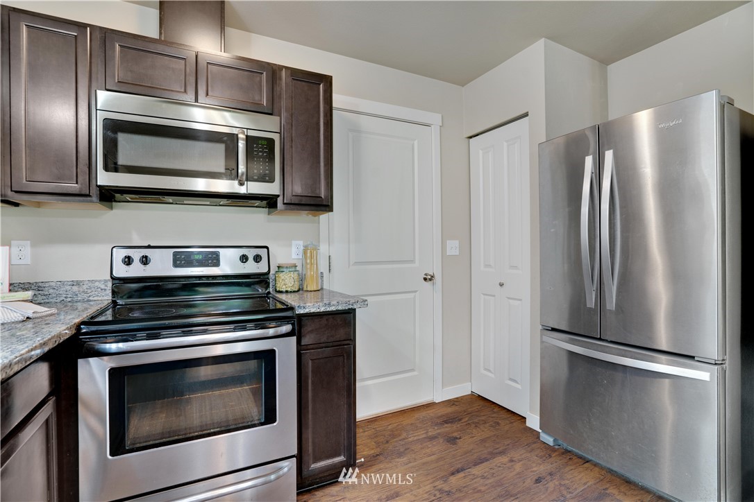 948 Southwest View Drive Port Orchard, WA 98367 - Photo 9 of 20 Gallery Image 9