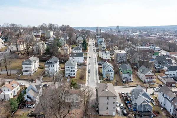 $2,150 | 74 Green Hill Parkway, Unit 1, Worcester, MA 01605