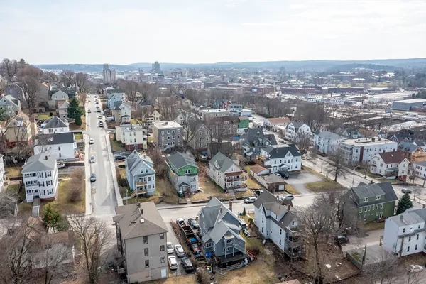 $2,150 | 74 Green Hill Parkway, Unit 1, Worcester, MA 01605