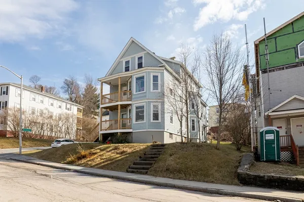 $2,150 | 74 Green Hill Parkway, Unit 1, Worcester, MA 01605