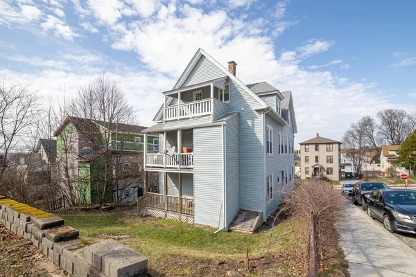 $2,150 | 74 Green Hill Parkway, Unit 1, Worcester, MA 01605