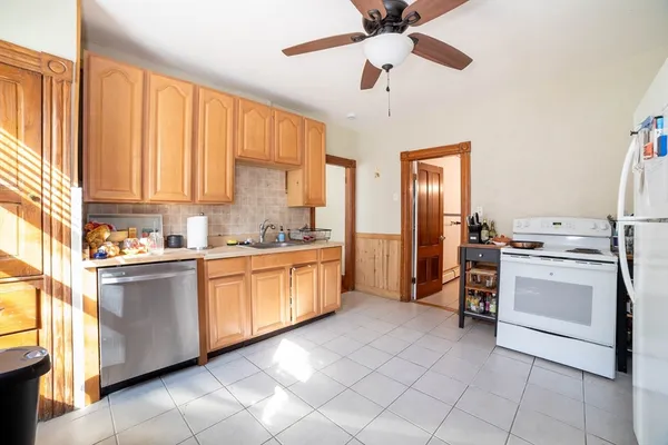 $2,150 | 74 Green Hill Parkway, Unit 1, Worcester, MA 01605