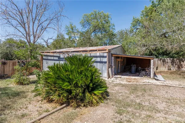 $155,000 | 104 Island Drive, Lake City, TX 78368