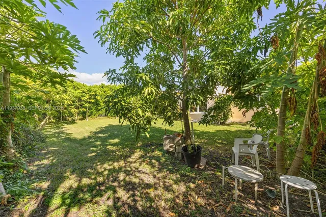 a view of an outdoor space