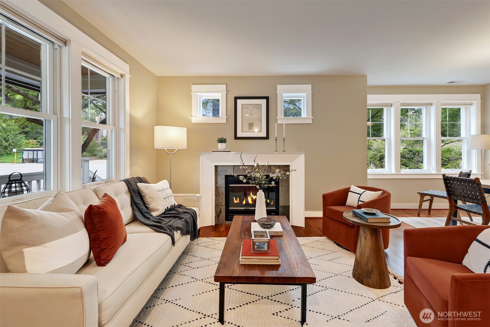 5807 B 55th Avenue Northeast Seattle, WA 98105 - Photo 4 of 40