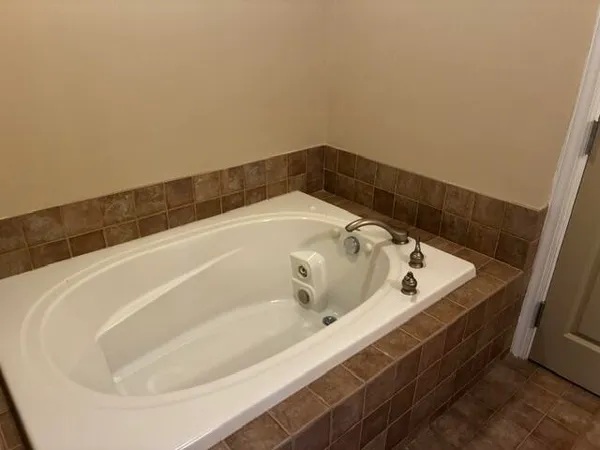 $3,000 | 260 Snyder Avenue, Ann Arbor, MI 48103