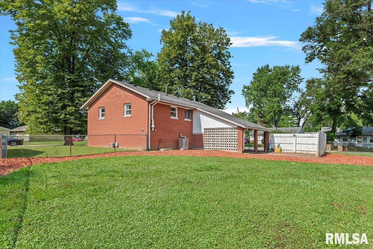 2401 Devonshire Road Springfield, IL 62703 - Photo 39 of 40