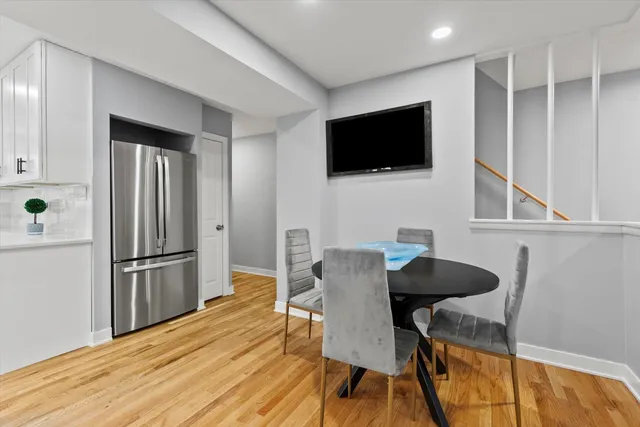 $439,000 | 7249 North Campbell Avenue, Unit B, Chicago, IL 60645