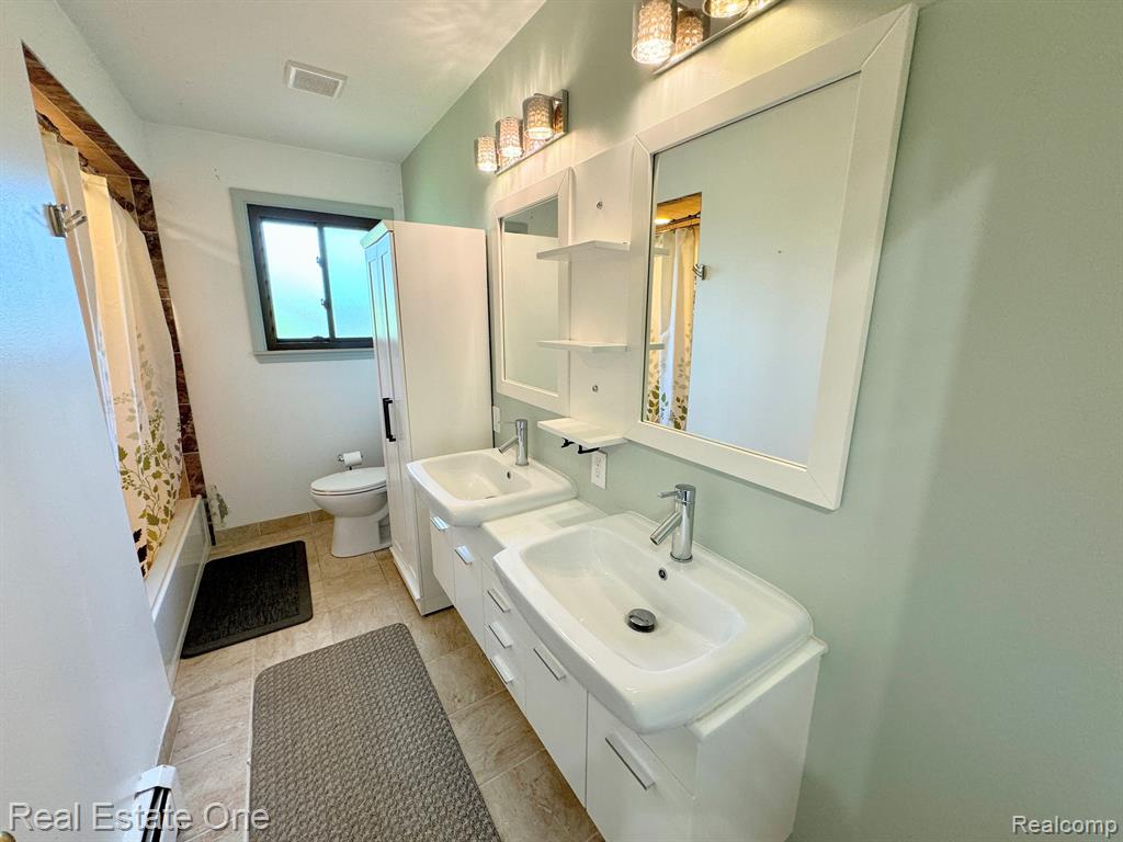 2063 Cole Road Lake Orion, MI 48362 - Photo 24 of 46 Gallery Image 24