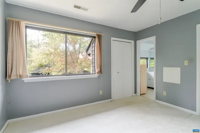 a view of empty room with window