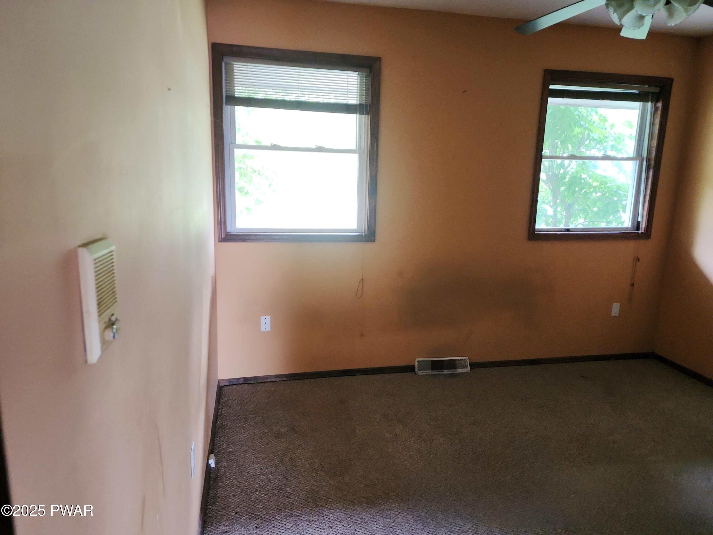 961 Aberdeen Road Moscow, PA 18444 - Photo 18 of 26 an empty room with a window