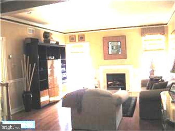435 Ruth Court Harleysville, PA 19438 - Photo 9 of 24 Living Room