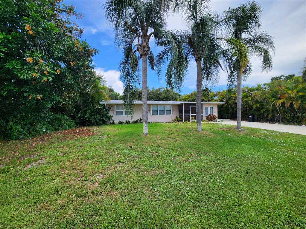 385 Pelican Road Venice, FL 34293 - Photo 1 of 45