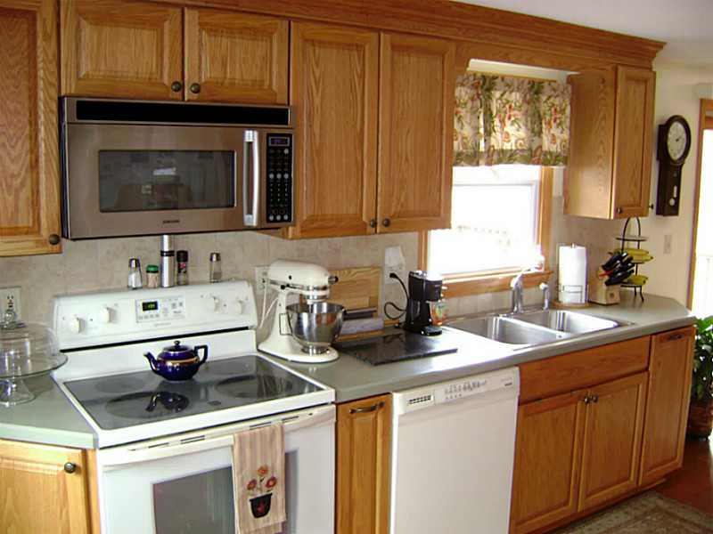 190 Colvintown Road Coventry, RI 02816 - Photo 8 of 16 Kitchen.