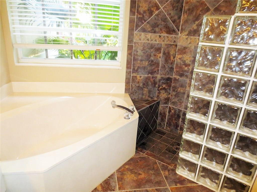23441 Water Circle Boca Raton, FL 33486 - Photo 8 of 14 Master Bath View
