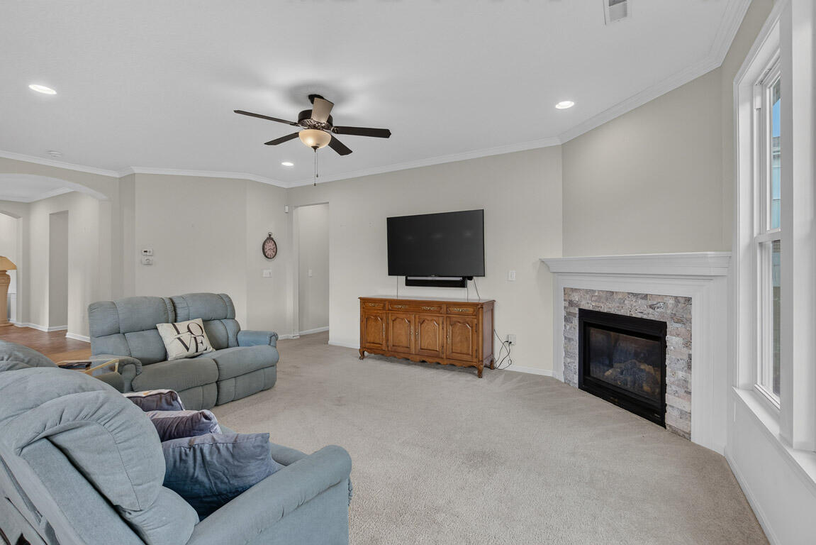 7262 Rimrock Lane Alexandria, KY 41001 - Photo 10 of 17 Living1