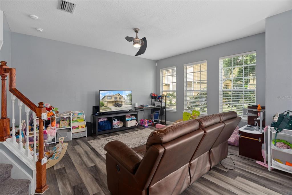 27642 Pleasure Ride Loop Wesley Chapel, FL 33544 - Photo 9 of 33
