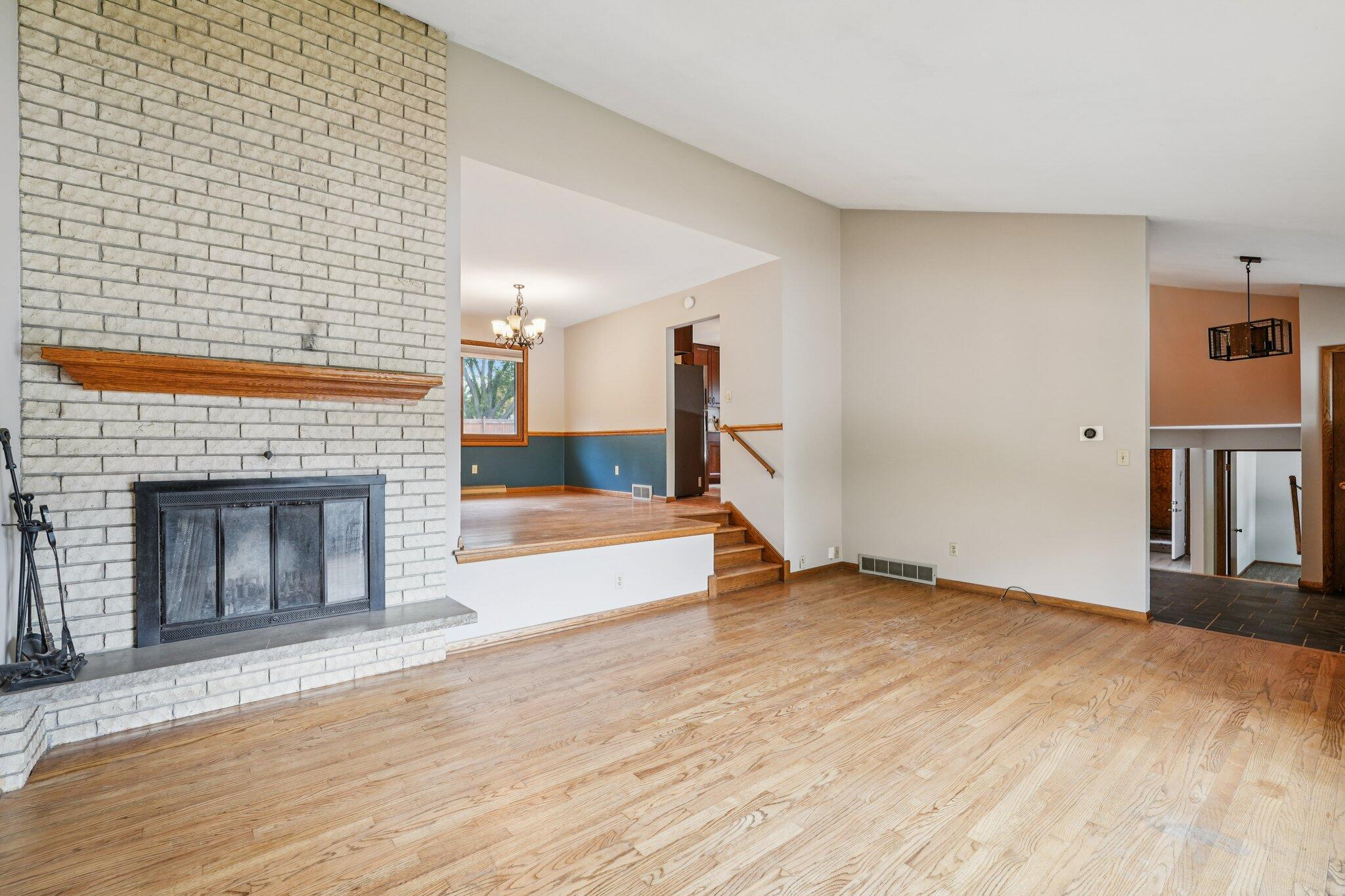 1164 Downing Drive Waukesha, WI 53186 - Photo 10 of 46 12-web-or-mls-Downing Dr-S2410-012