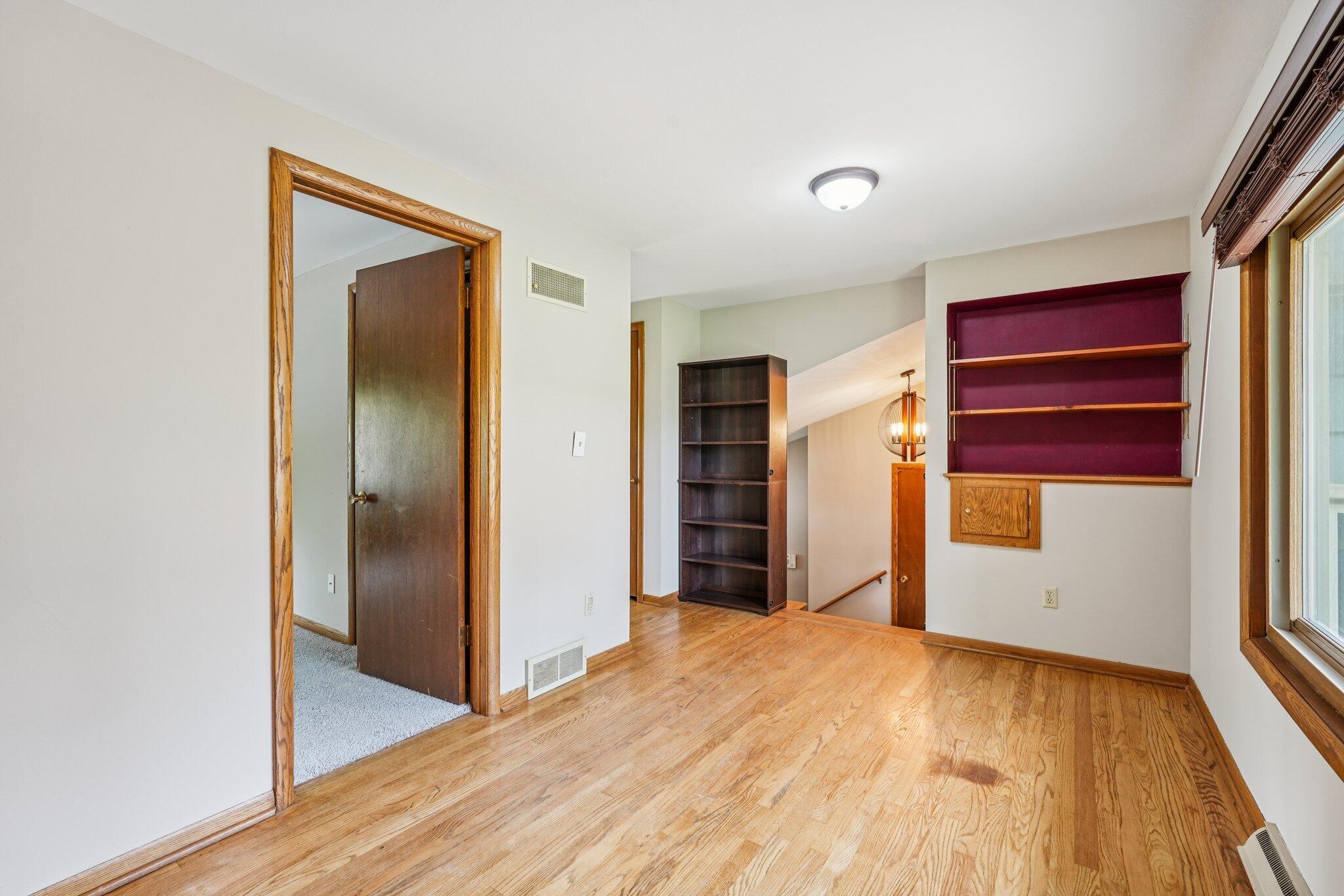 1164 Downing Drive Waukesha, WI 53186 - Photo 22 of 46 28-web-or-mls-Downing Dr-S2410-028