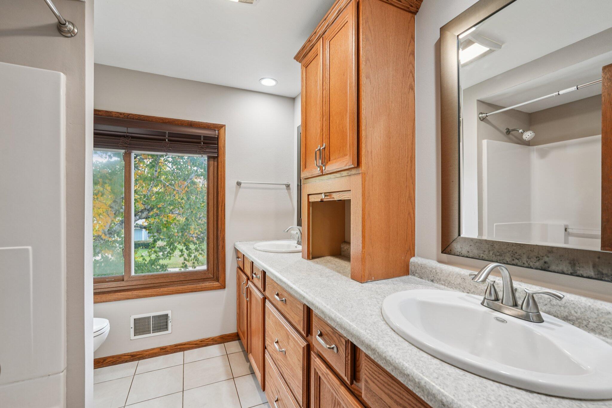 1164 Downing Drive Waukesha, WI 53186 - Photo 29 of 46 29-web-or-mls-Downing Dr-S2410-029