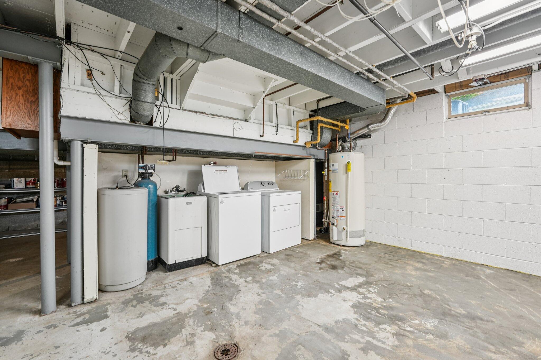 1164 Downing Drive Waukesha, WI 53186 - Photo 40 of 46 41-web-or-mls-Downing Dr-S2410-041