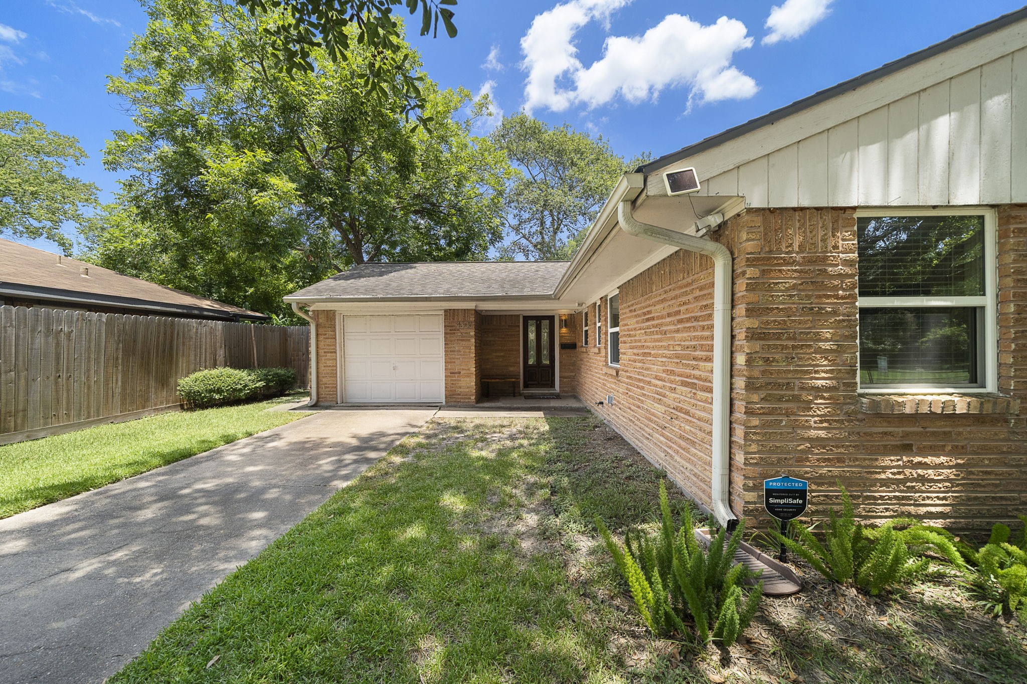 4306 Warm Springs Road Houston, TX 77035 - Photo 2 of 36