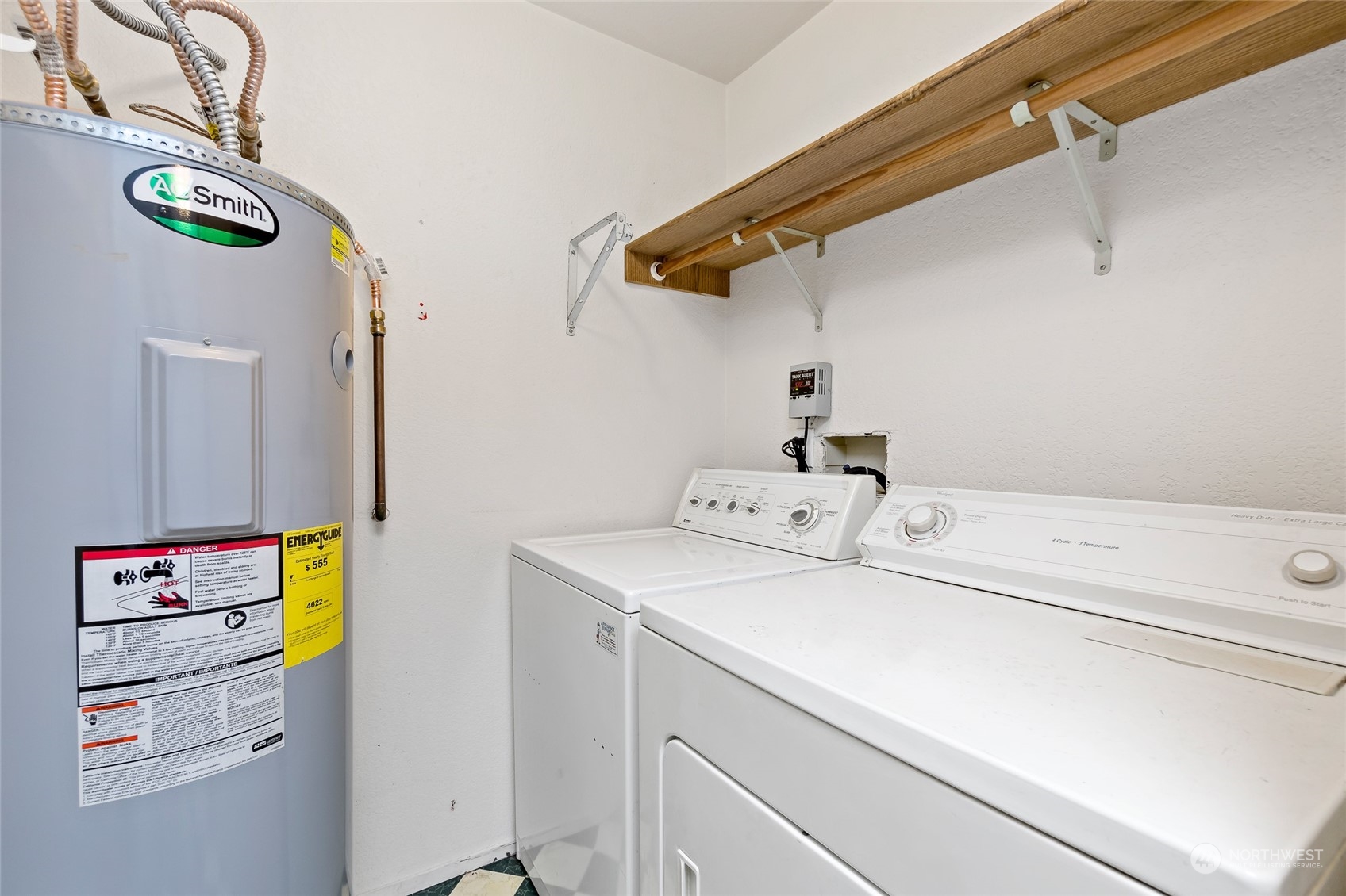 481 Arrowhead Drive Elma, WA 98541 - Photo 27 of 32 a utility room with dryer and washer