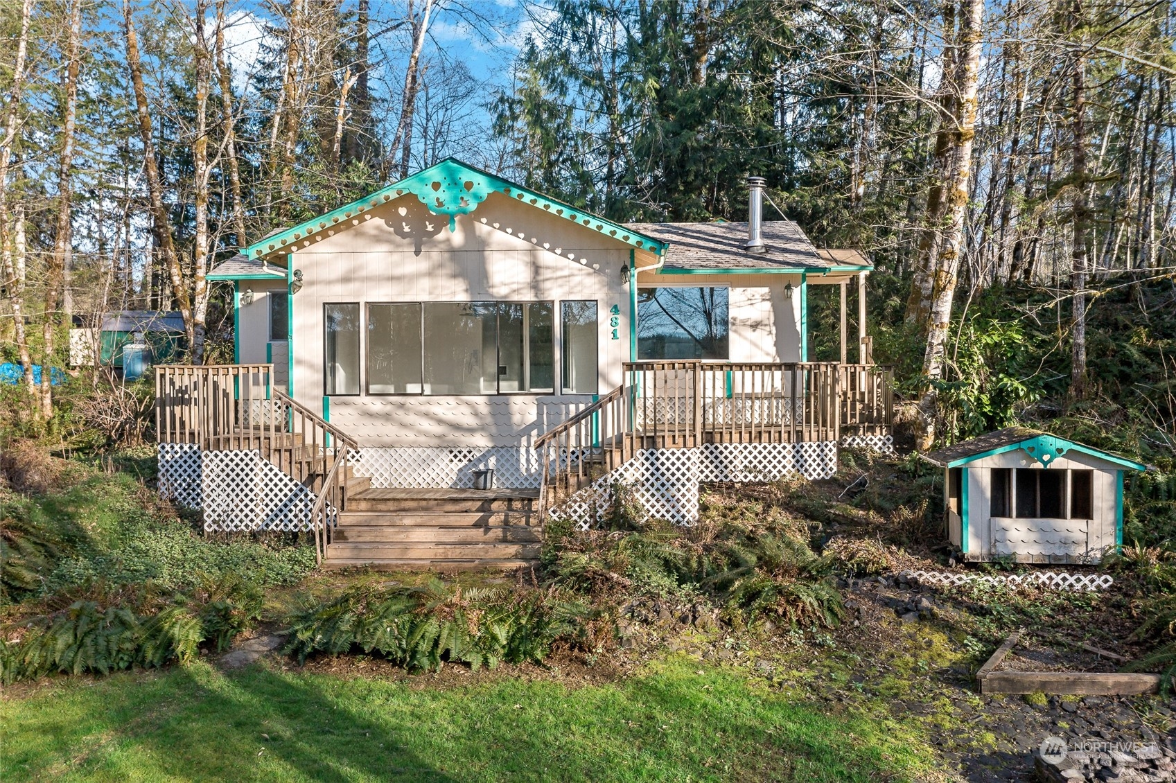 481 Arrowhead Drive Elma, WA 98541 - Photo 4 of 32 a front view of house with a garden