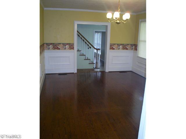 2240 Horseshoe Neck Road Lexington, NC 27295 - Photo 5 of 15 Living Room.