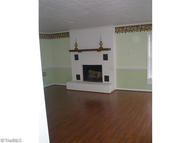 2240 Horseshoe Neck Road Lexington, NC 27295 - Photo 6 of 15 Den/Family/Great Room.