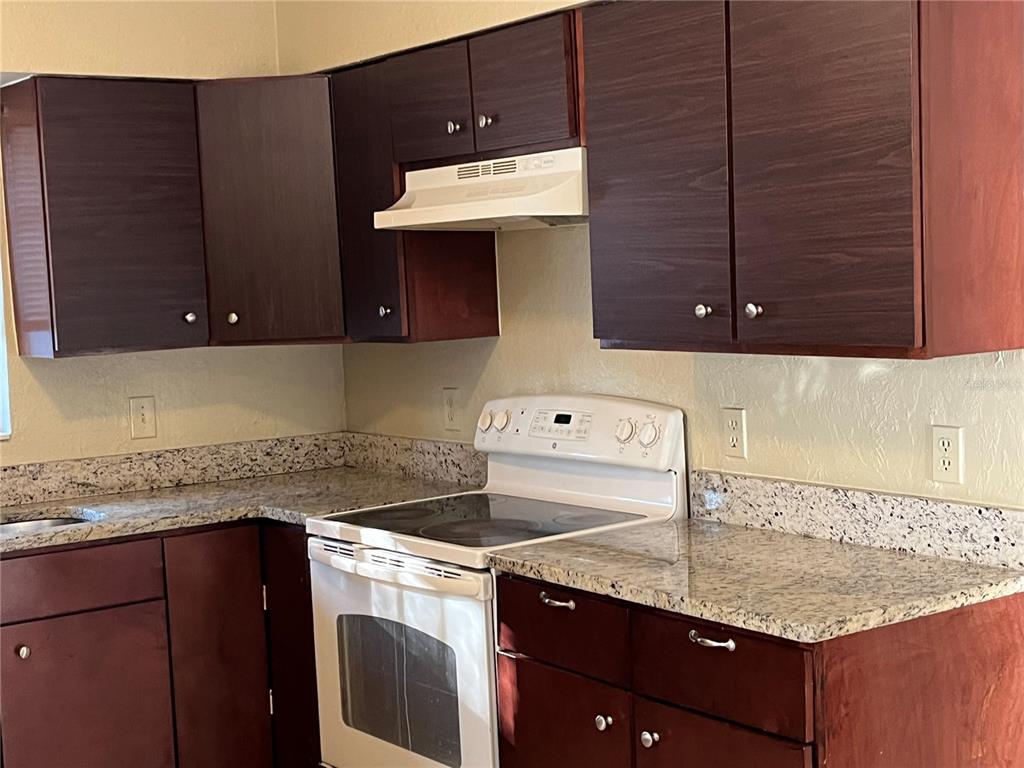 4407 Signal Hill Road Orlando, FL 32808 - Photo 5 of 19