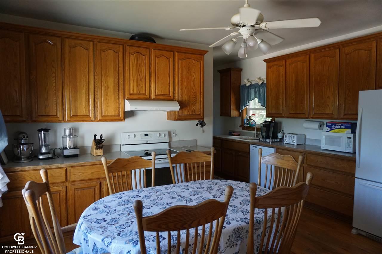 10191 Lindsey Road Casco, MI 48064 - Photo 6 of 51 Kitchen