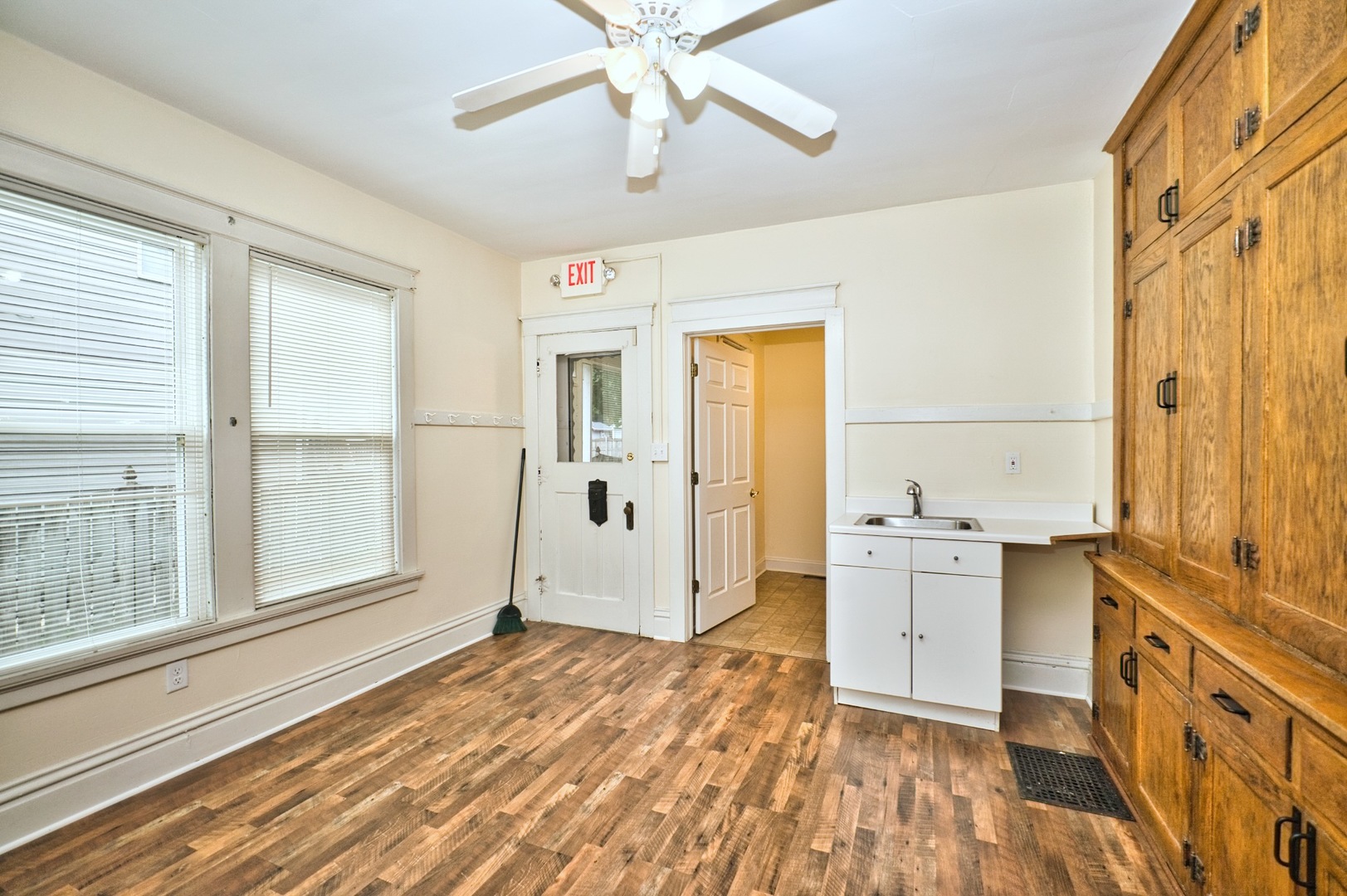 155 Chicago Road Oswego, IL 60543 - Photo 17 of 25