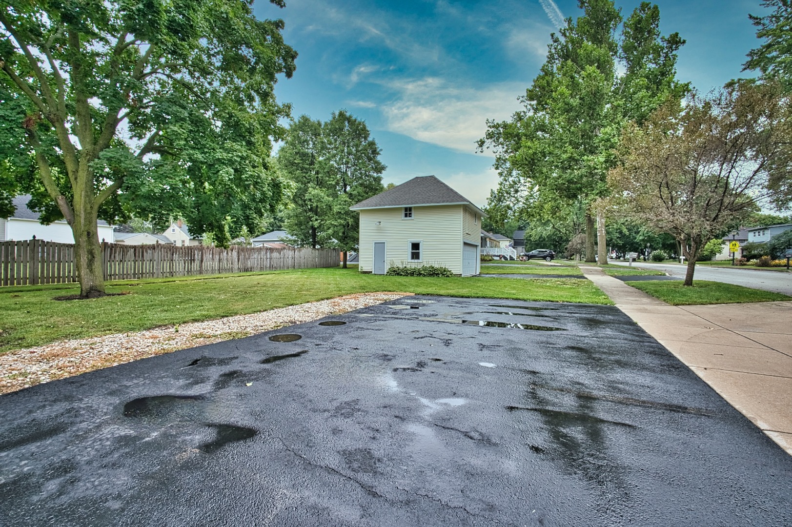 155 Chicago Road Oswego, IL 60543 - Photo 9 of 25