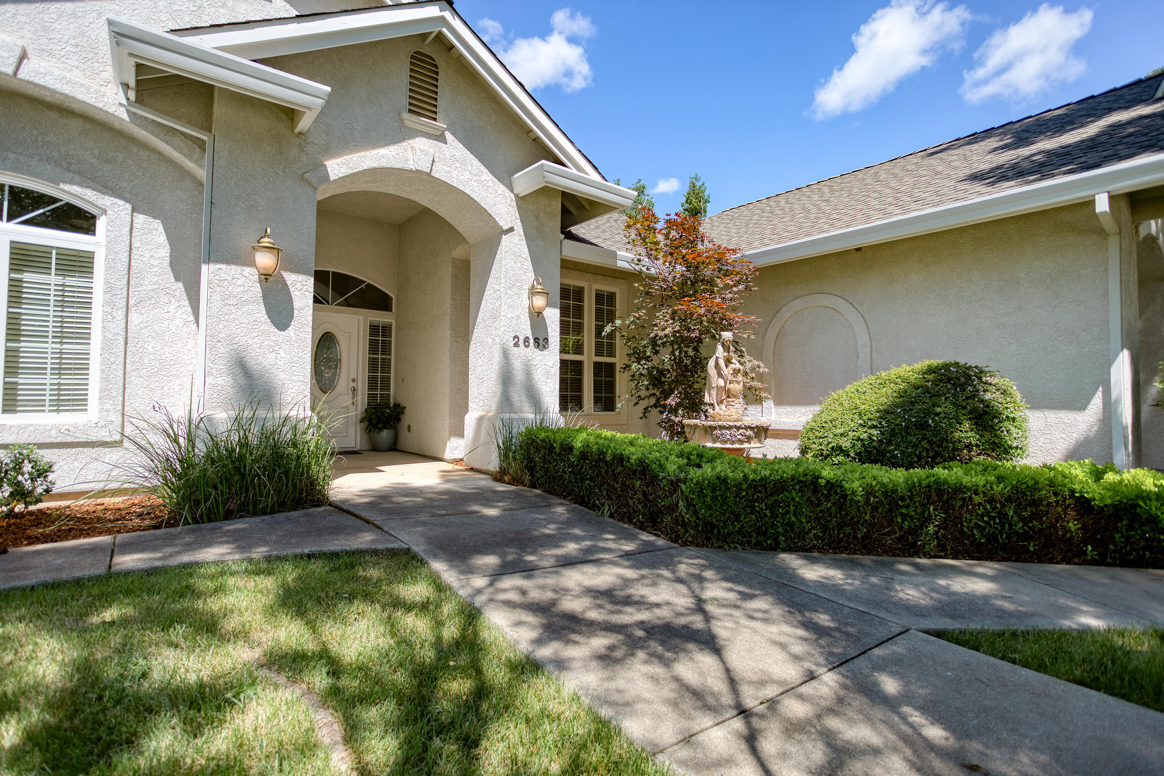 2663 La Rinconada Place Redding, CA 96002 - Photo 5 of 65 IMG_1136