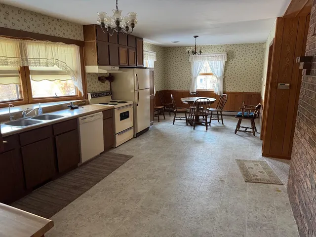 $249,900 | 2512 Sportsman Drive, White Cloud, MI 49349