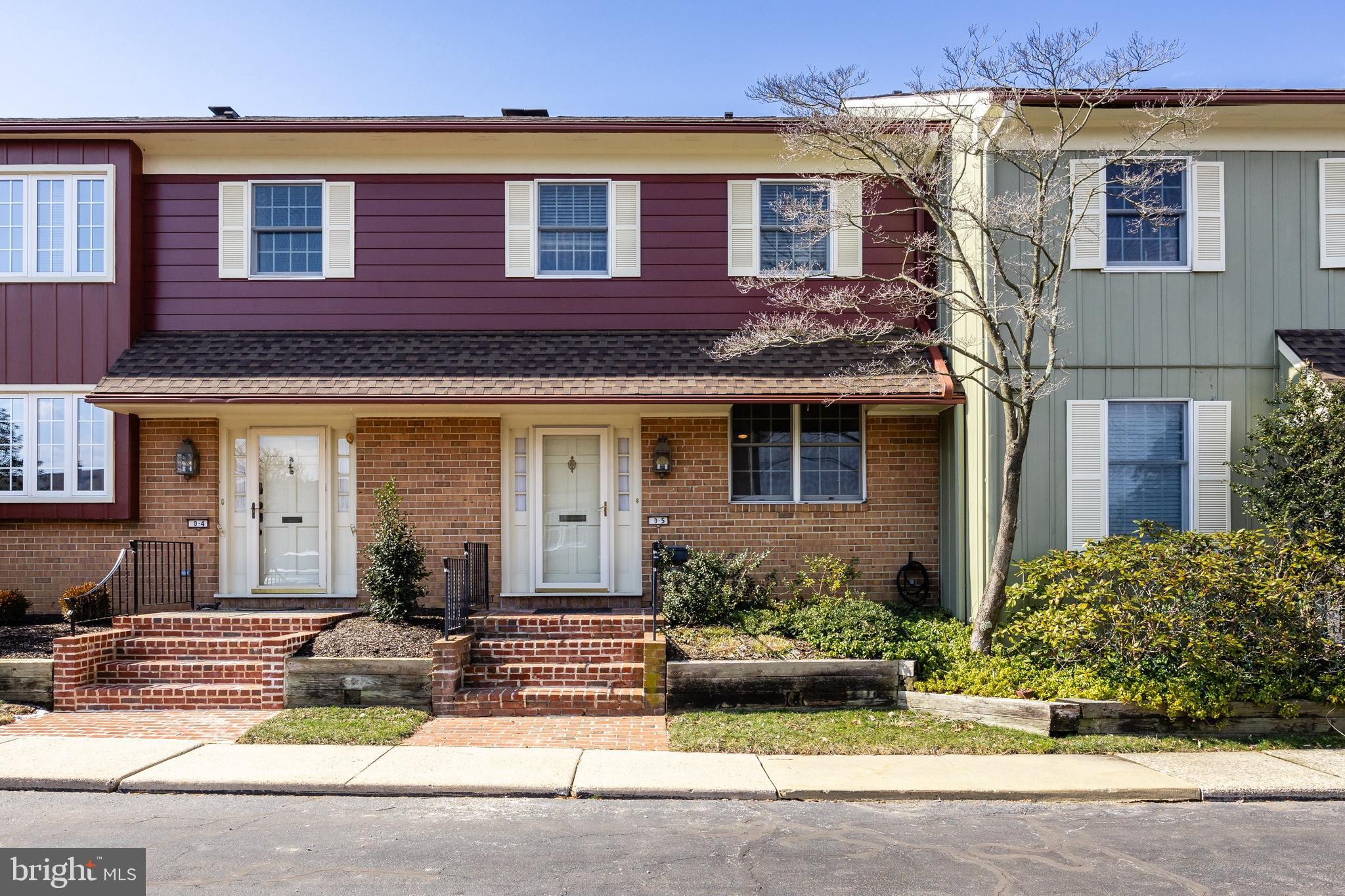 633 East Main St Unit D5