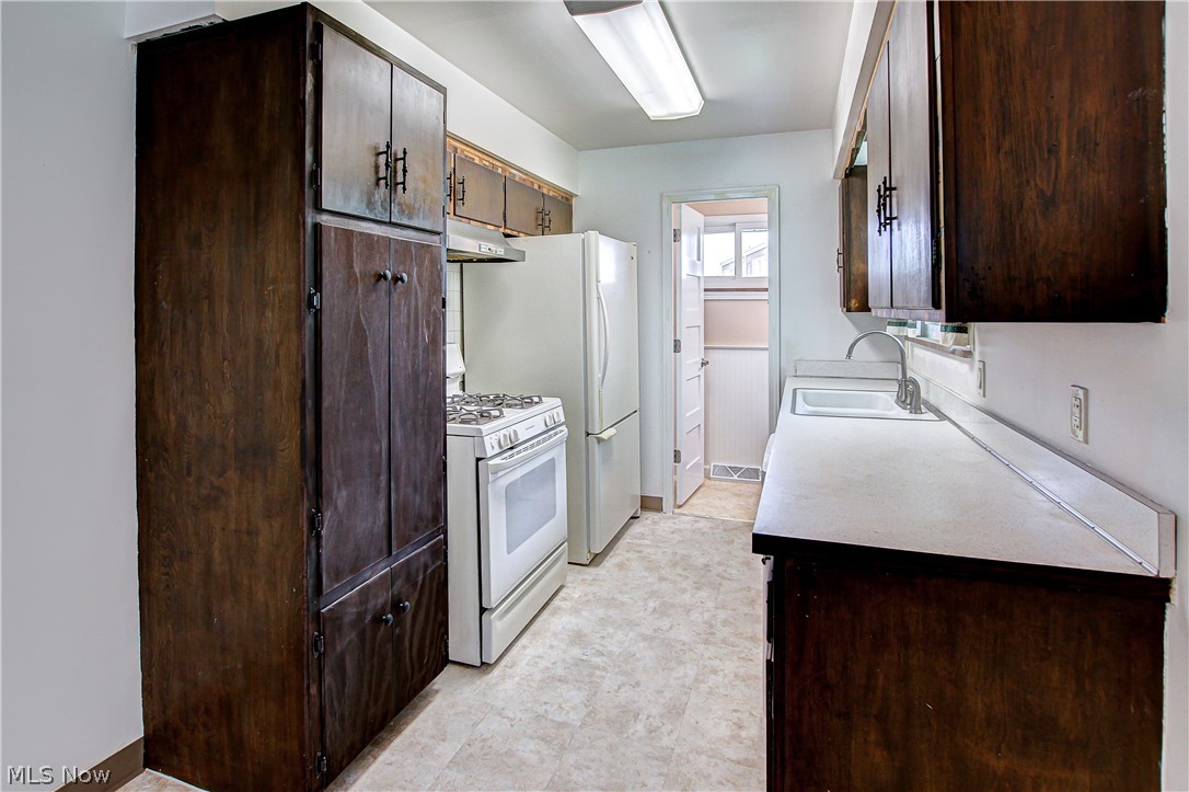 27537 Butternut Ridge Road North Olmsted, OH 44070 - Photo 3 of 35 Gallery Image 3