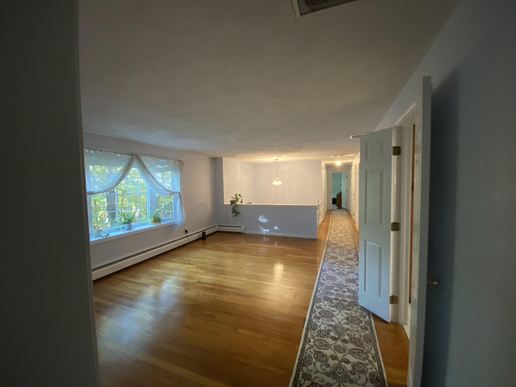 1 Stonehill Road Marlborough, MA 01752 - Photo 4 of 12 Gallery Image 4
