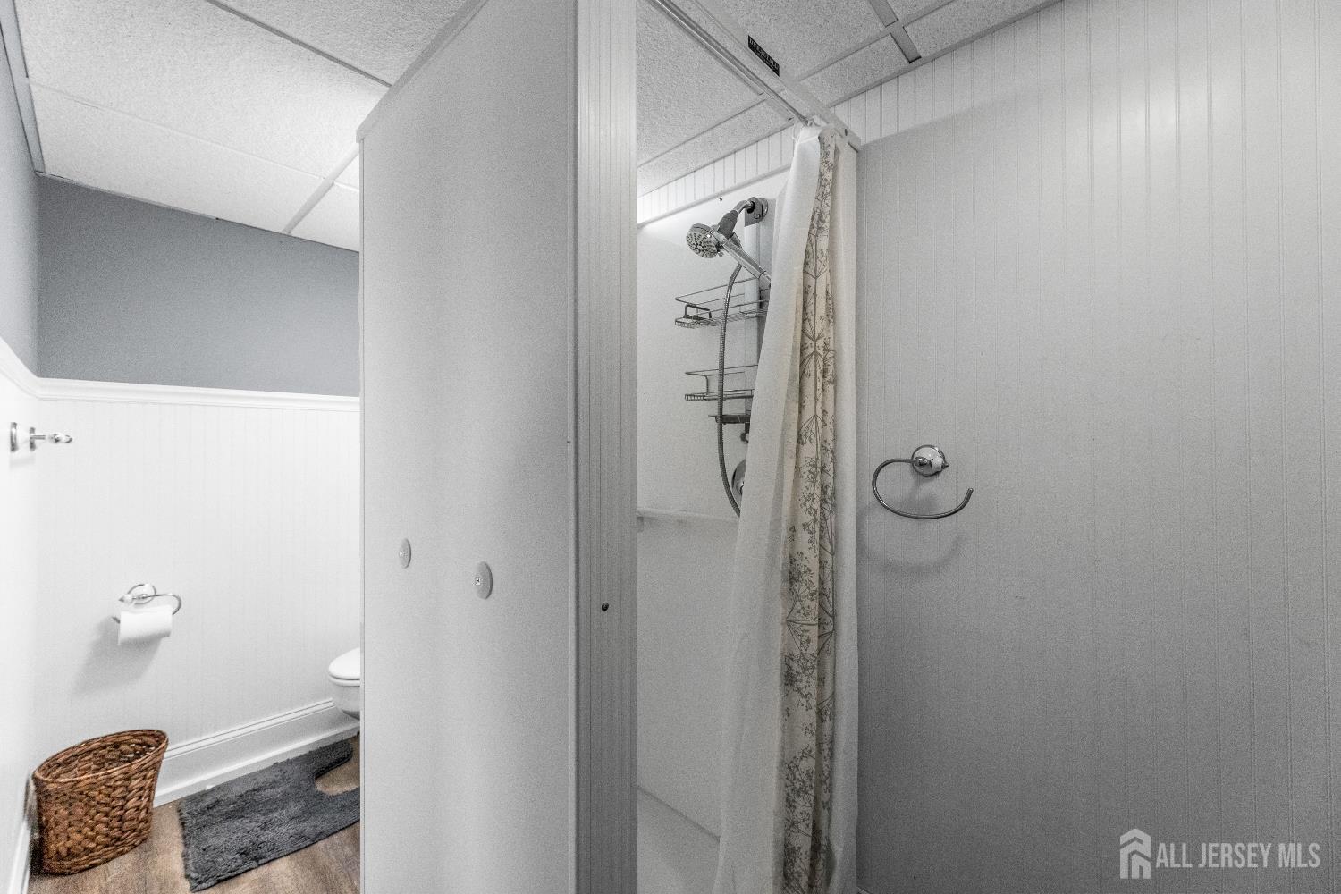 116 Player Avenue Edison, NJ 08817 - Photo 23 of 40 a bathroom with a shower