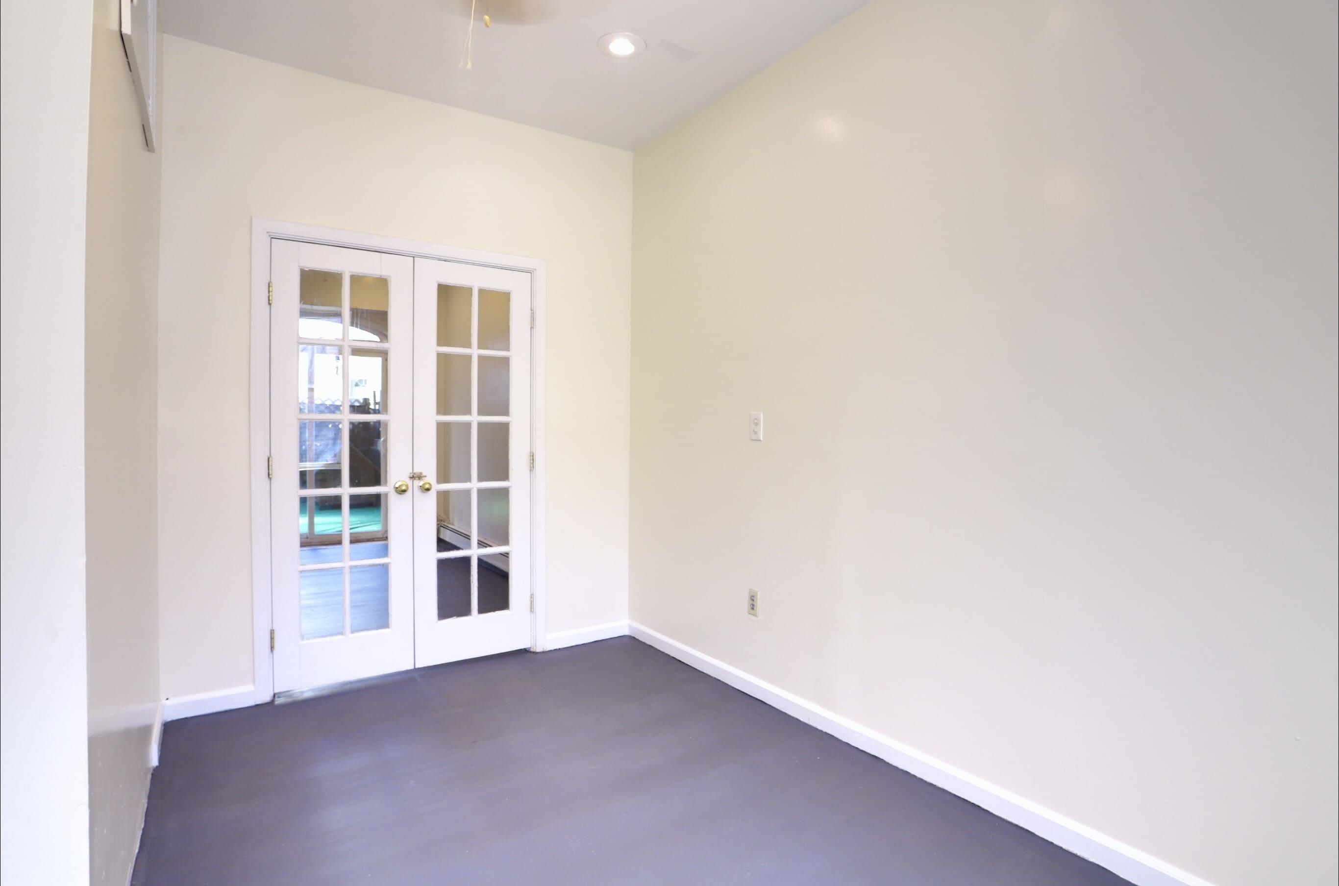 314 Paterson Plank Road, Unit 1B Union City, NJ 07087 - Photo 14 of 22 an empty room with windows