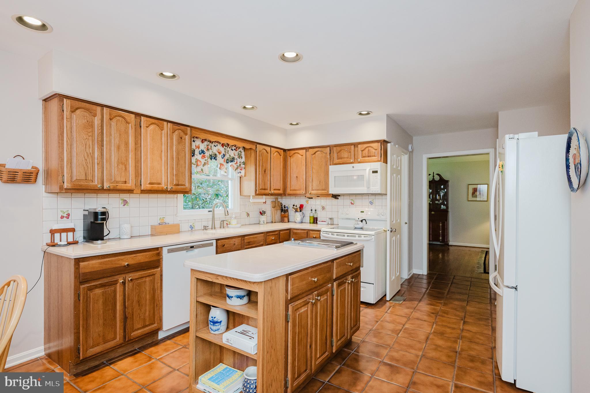 26 Constantine Drive Phoenix, MD 21131 - Photo 22 of 53 COUNTRY KITCHEN WITH CENTER ISLAND
