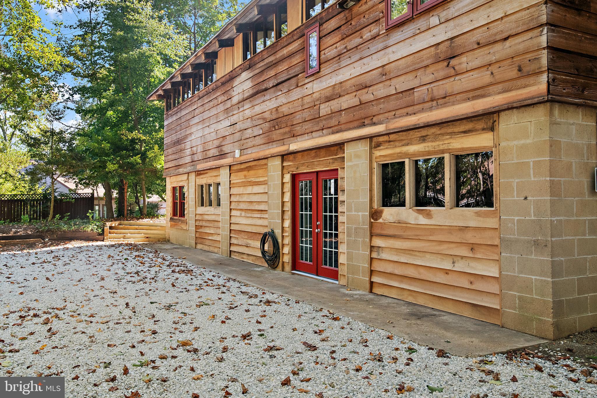 245 Haverton Road Arnold, MD 21012 - Photo 11 of 53 a backyard view of a house